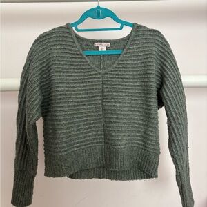 Forever 21 Green V-Neck Sweater with Ribbed Knit